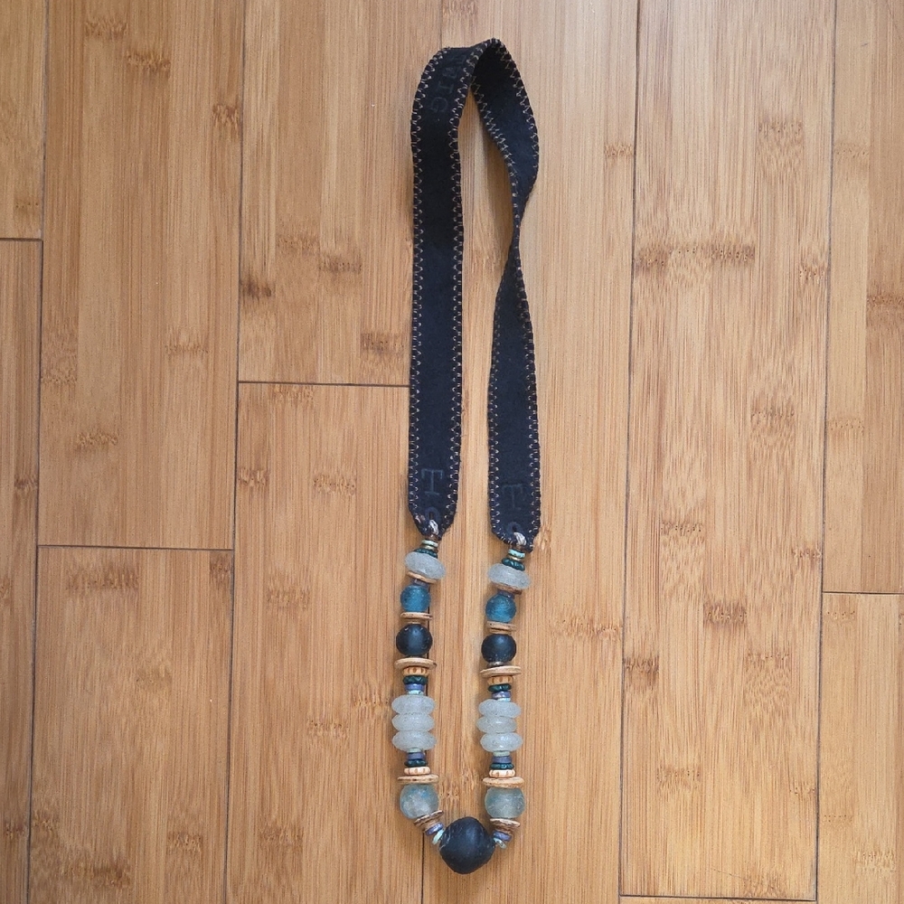 Elegant Blue and Gold Necklace